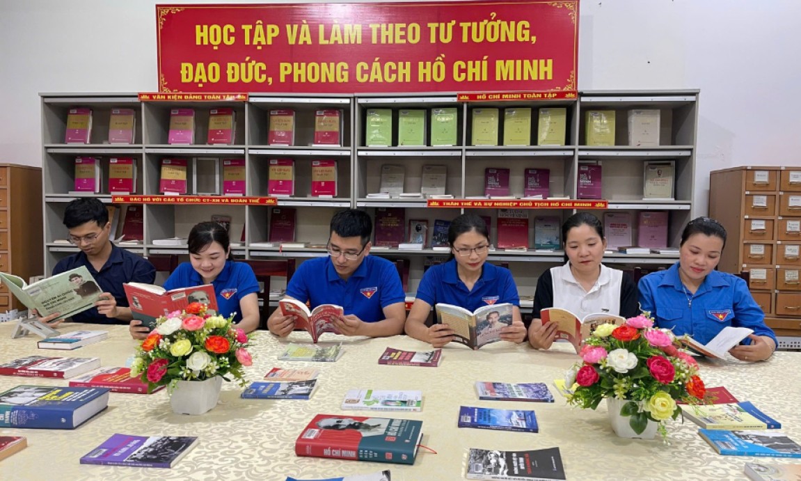 Nhớ Người qua từng trang sách
