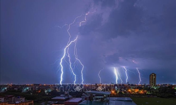 Thời tiết hôm nay (18-5): Bắc Bộ, Thanh Hóa và Nghệ An có mưa vừa, mưa to và dông