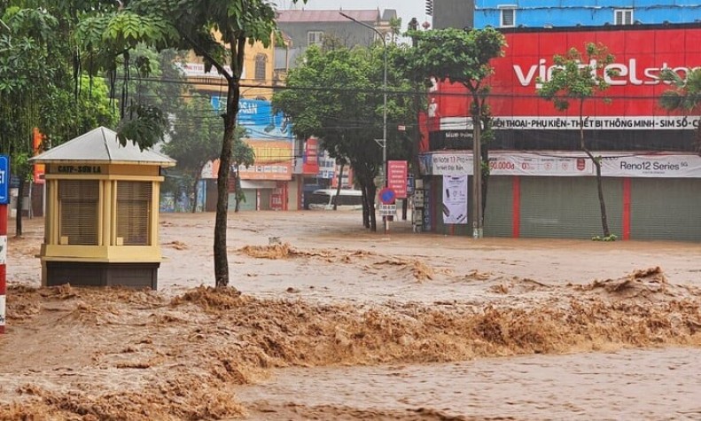 Miền Bắc sắp đón đợt mưa lớn kéo dài, nguy cơ xảy ra lũ quét và sạt lở