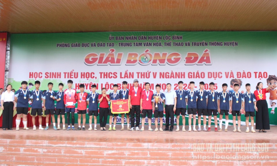 Lộc Bình: Gần 240 vận động viên tham gia giải bóng đá học sinh