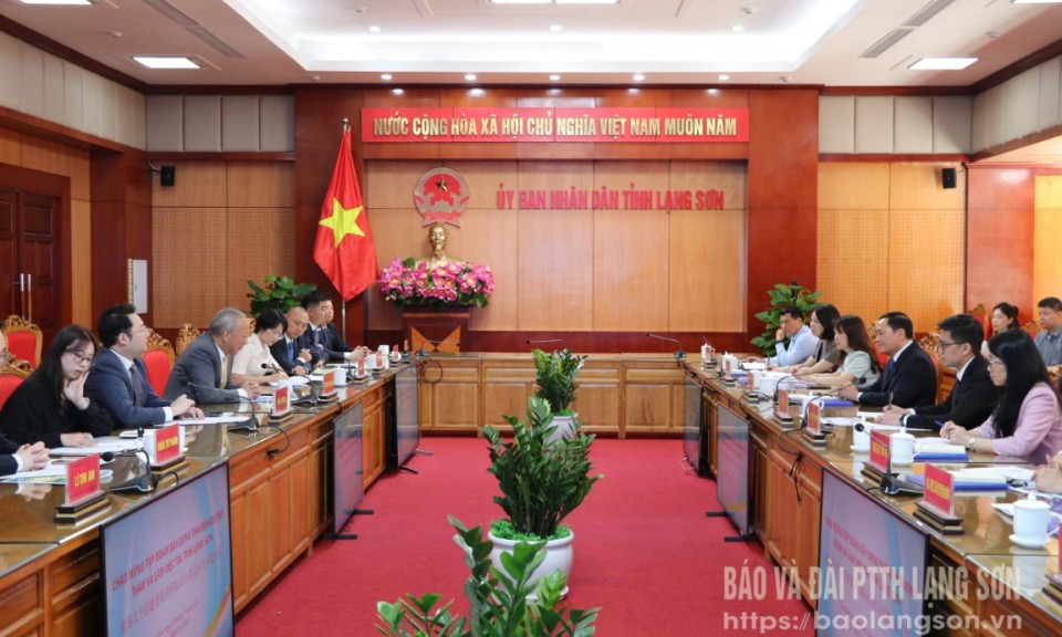 Chủ tịch UBND tỉnh làm việc với Tập đoàn Xây dựng Thái Bình Dương (Trung Quốc)