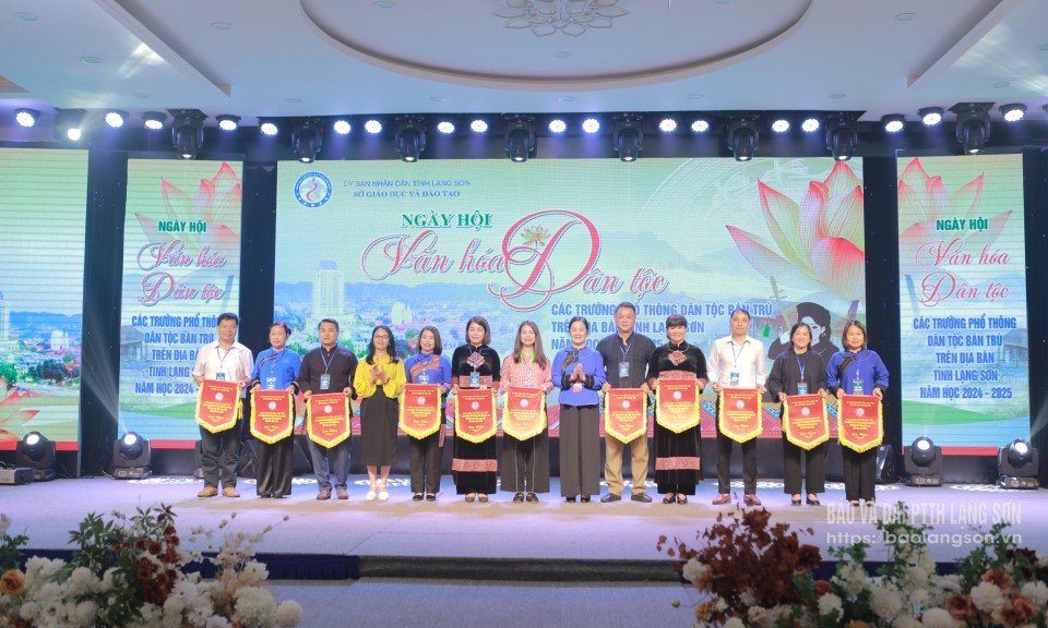 Khai mạc Ngày hội văn hoá dân tộc các trường phổ thông dân tộc bán trú năm học 2024 - 2025