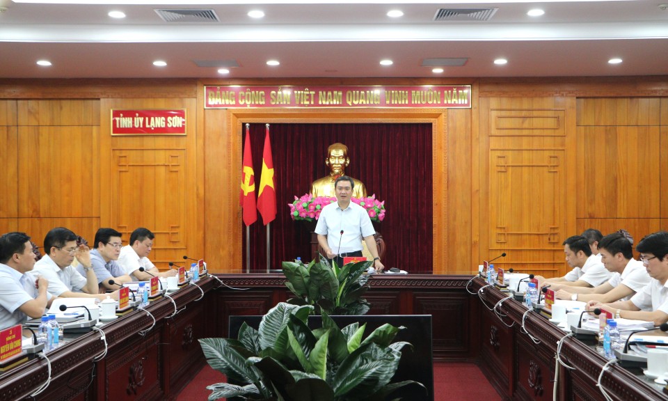 Thảo luận, đóng góp ý kiến vào dự thảo các văn kiện trình Đại hội đại biểu Đảng bộ tỉnh lần thứ XVIII