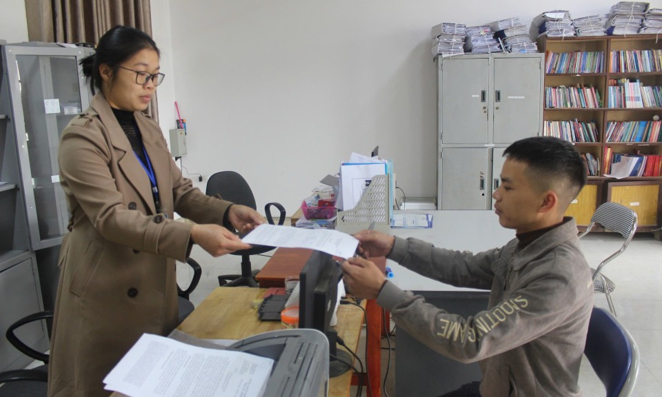 Cán bộ "5 biết" vì dân