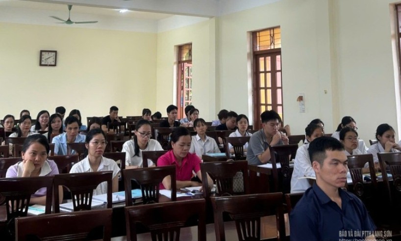 Cao Lộc: 48 quần chúng ưu tú được bồi dưỡng nhận thức về Đảng