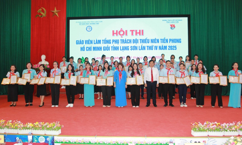 55 giáo viên tham gia hội thi giáo viên làm Tổng phụ trách giỏi