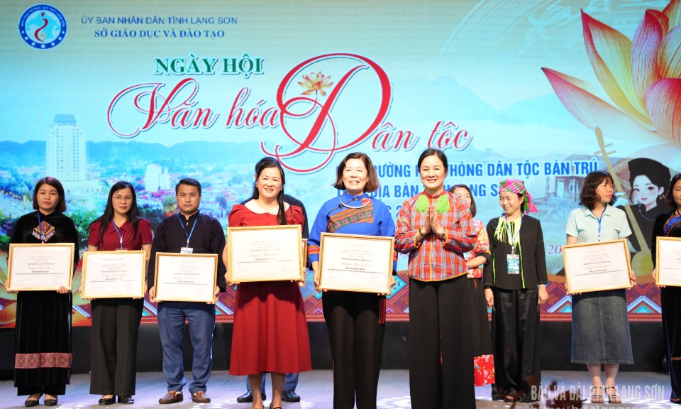 Bế mạc Ngày hội văn hoá dân tộc các trường phổ thông dân tộc bán trú năm học 2024 - 2025