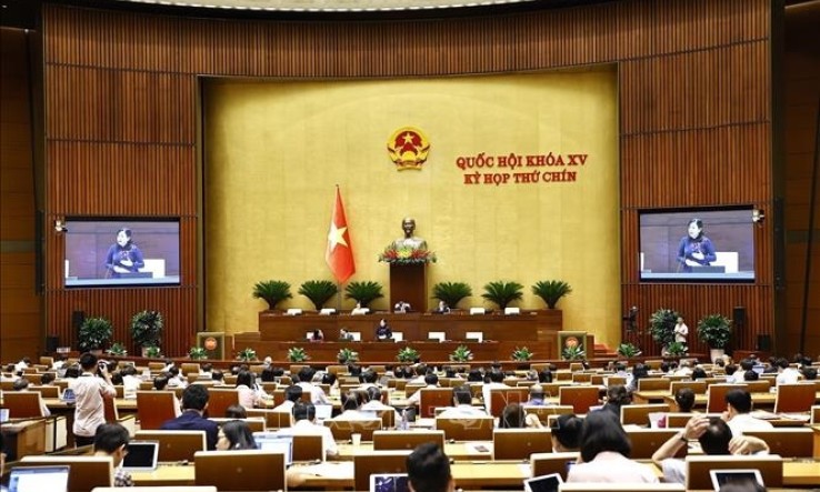 Quốc hội thảo luận về miễn, hỗ trợ học phí đối với trẻ em mầm non, học sinh phổ thông