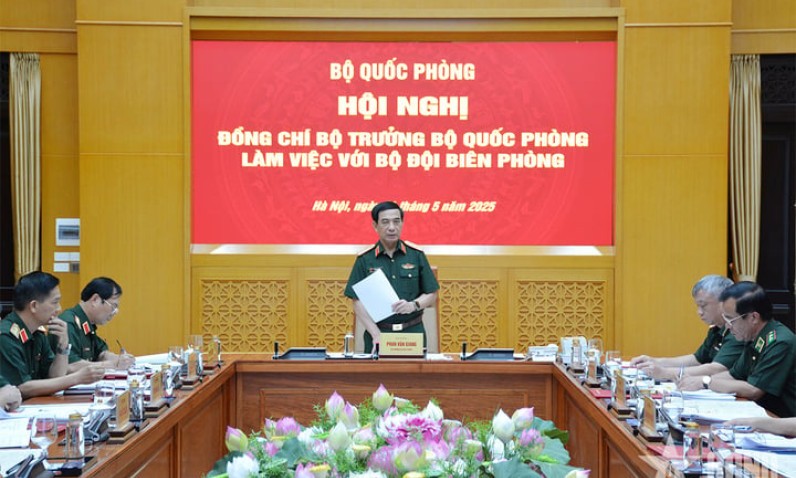 Đại tướng Phan Văn Giang yêu cầu nghiên cứu bổ sung các đồn, trạm biên phòng