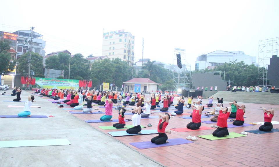 Lạng Sơn chào đón Ngày hội Yoga quốc tế