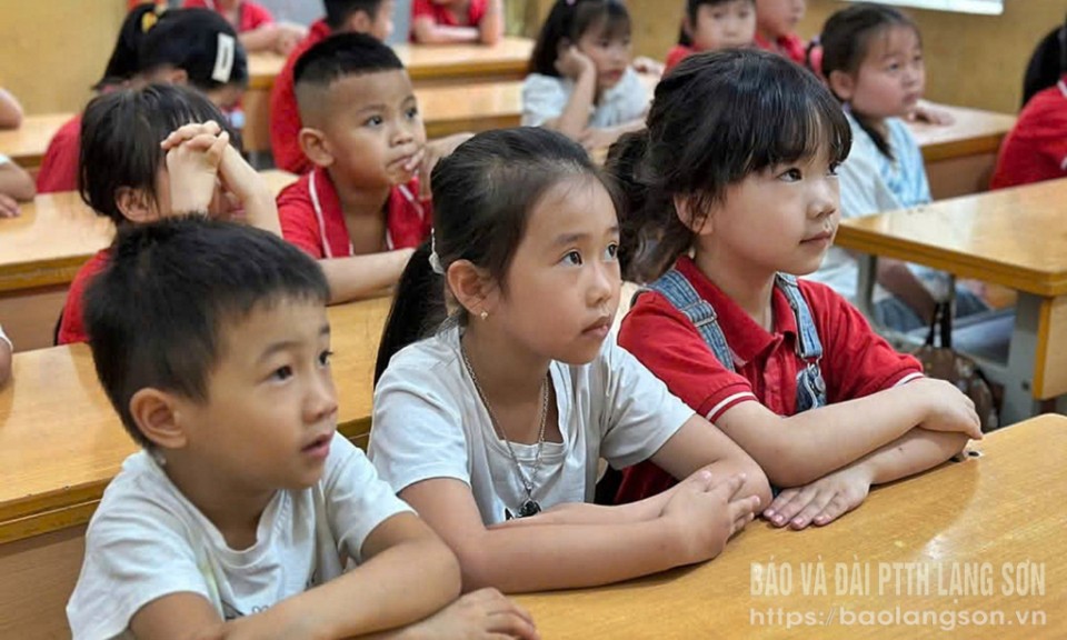 Một ngày làm học sinh lớp 1