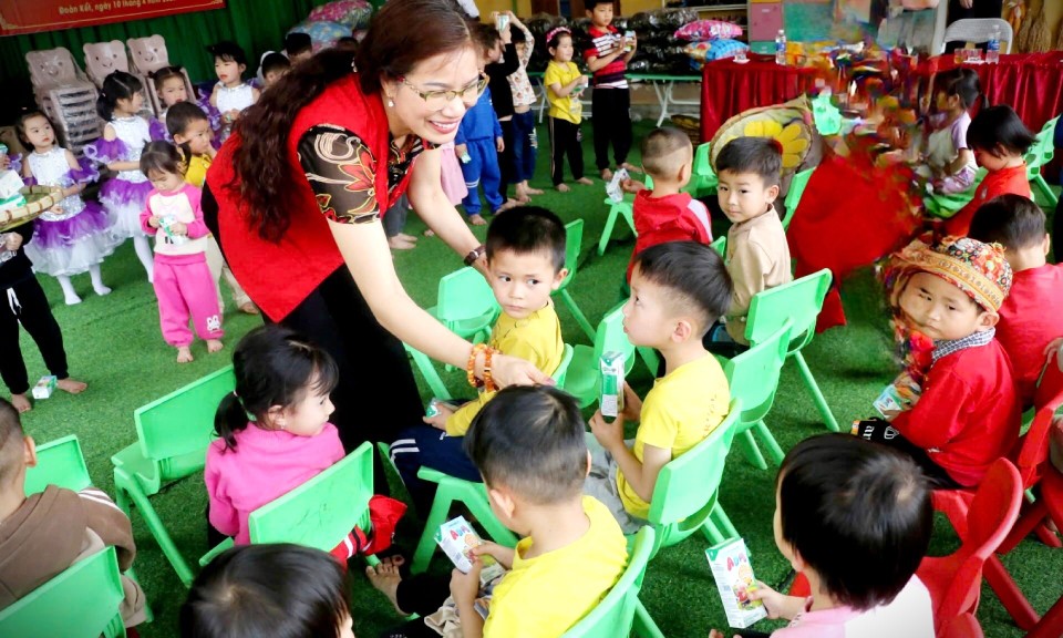 Cho măng non mọc thẳng