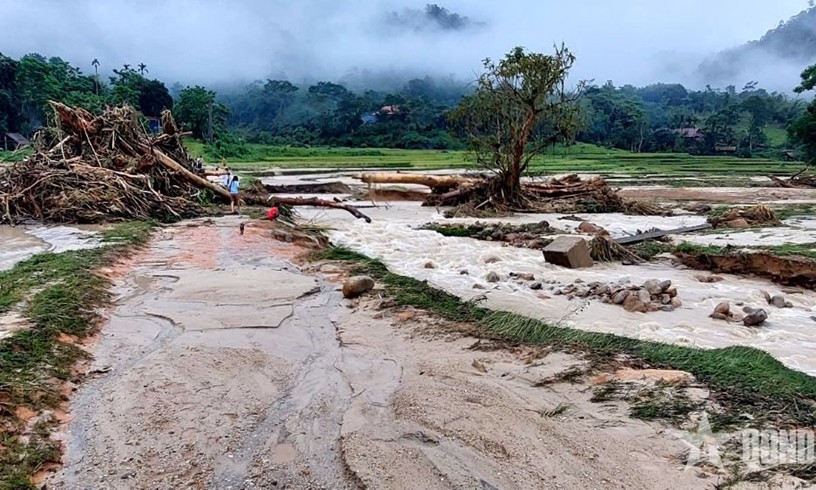 Lũ quét tràn xuống trong đêm gây thiệt hại lớn về tài sản nhân dân