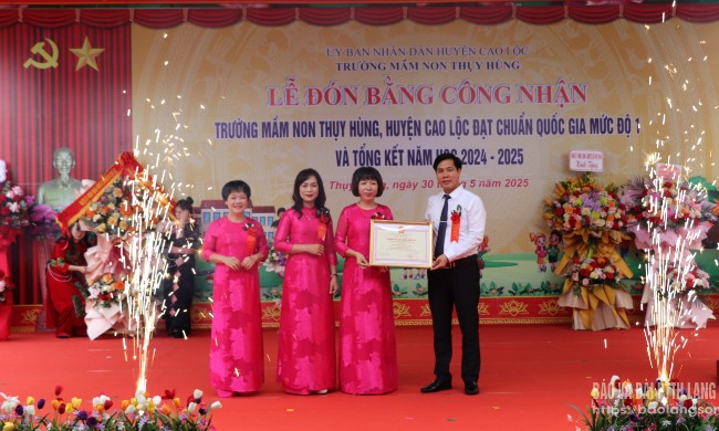 Trường Mầm non Thụy Hùng đón bằng công nhận Đạt chuẩn Quốc Gia mức độ 1 và tổng kết năm học 2024 - 2025