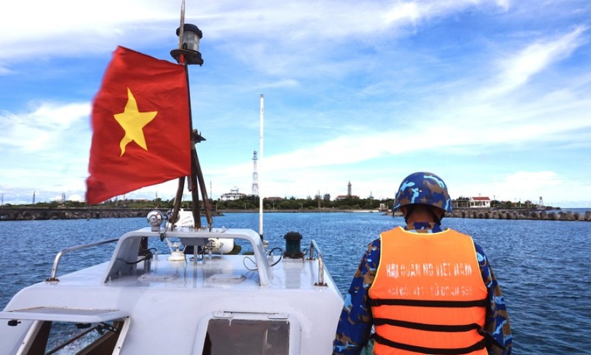 Trường Sa - Điểm tựa vững chắc, tiếp sức cho ngư dân giữa trùng khơi