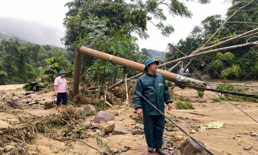 Hình ảnh các huyện miền núi ở Nghệ An tan hoang sau cơn lũ quét lúc nửa đêm