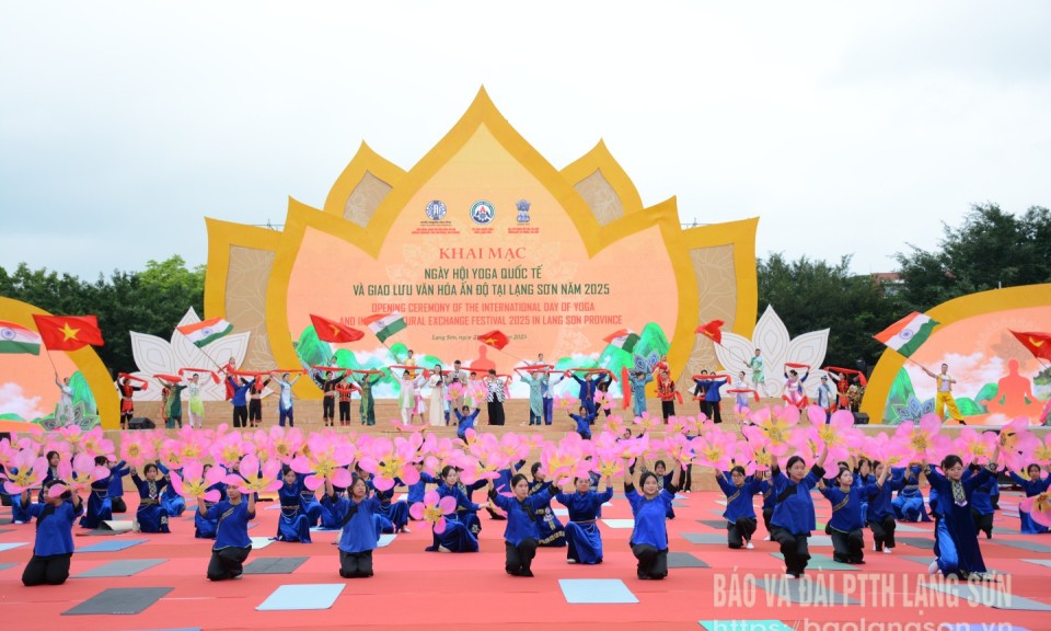 Khai mạc Ngày hội Yoga: Kết nối văn hóa, tăng cường hữu nghị