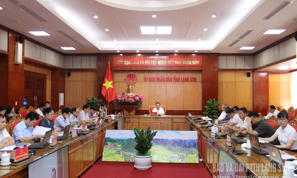 Thủ tướng Chính phủ toạ đàm với doanh nghiệp về phát triển kinh tế tư nhân