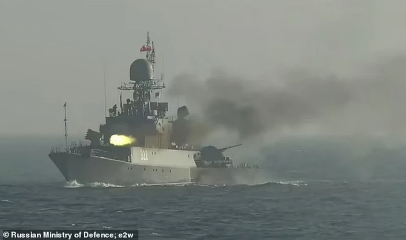 Tàu chiến Nga tập trận ở Biển Baltic. (Ảnh: dailymail)