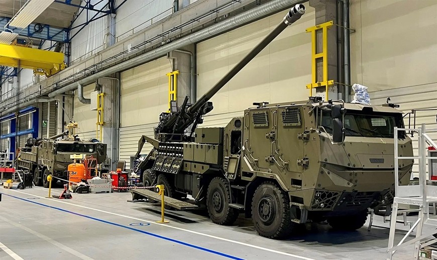 Một cơ sở sản xuất hệ thống pháo tự hành Caesar của hãng KNDS. Ảnh: Military Leak