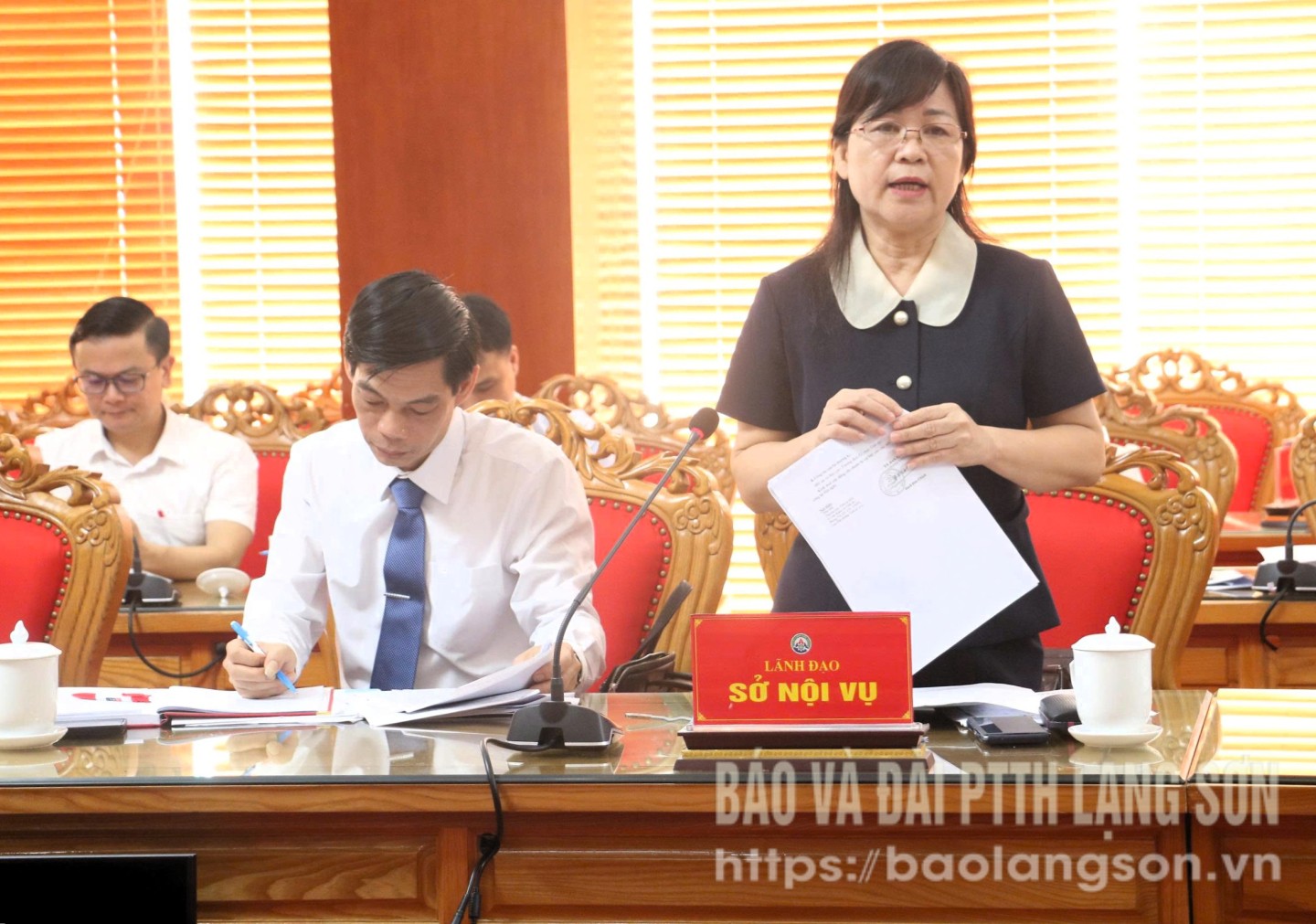 Lãnh đạo Sở Nội vụ phát biểu ý kiến tại buổi làm việc