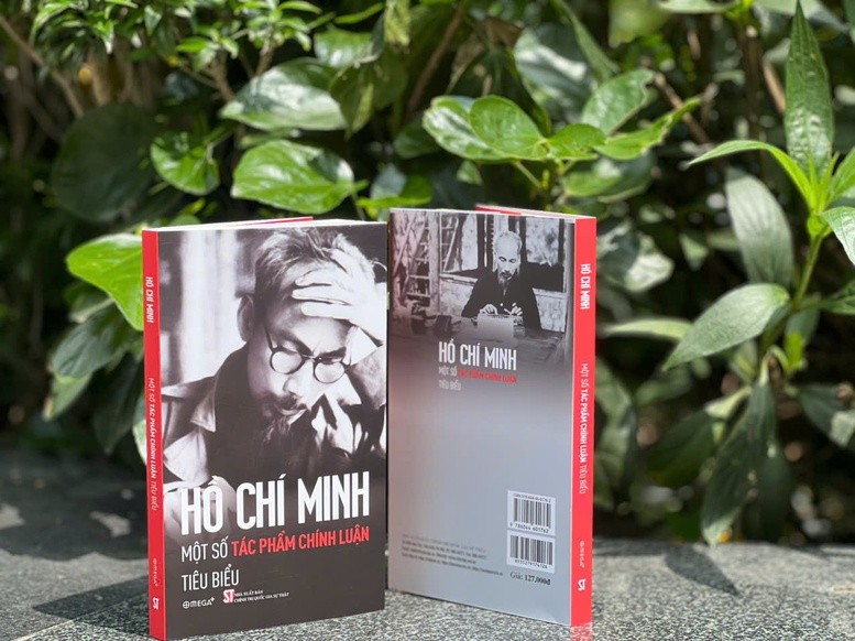 Cuốn sách “Một số tác phẩm chính luận tiêu biểu” của Chủ tịch Hồ Chí Minh - người khai sinh nền báo chí cách mạng Việt Nam, nhà tư tưởng lớn và là danh nhân văn hóa kiệt xuất của nhân loại.
