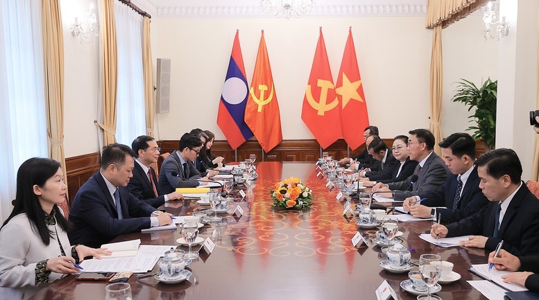 Hai bên bày tỏ vui mừng quan hệ hợp tác Việt Nam-Lào tiếp tục phát triển mạnh mẽ, hiệu quả trên mọi lĩnh vực - Ảnh: VGP/Hải Minh