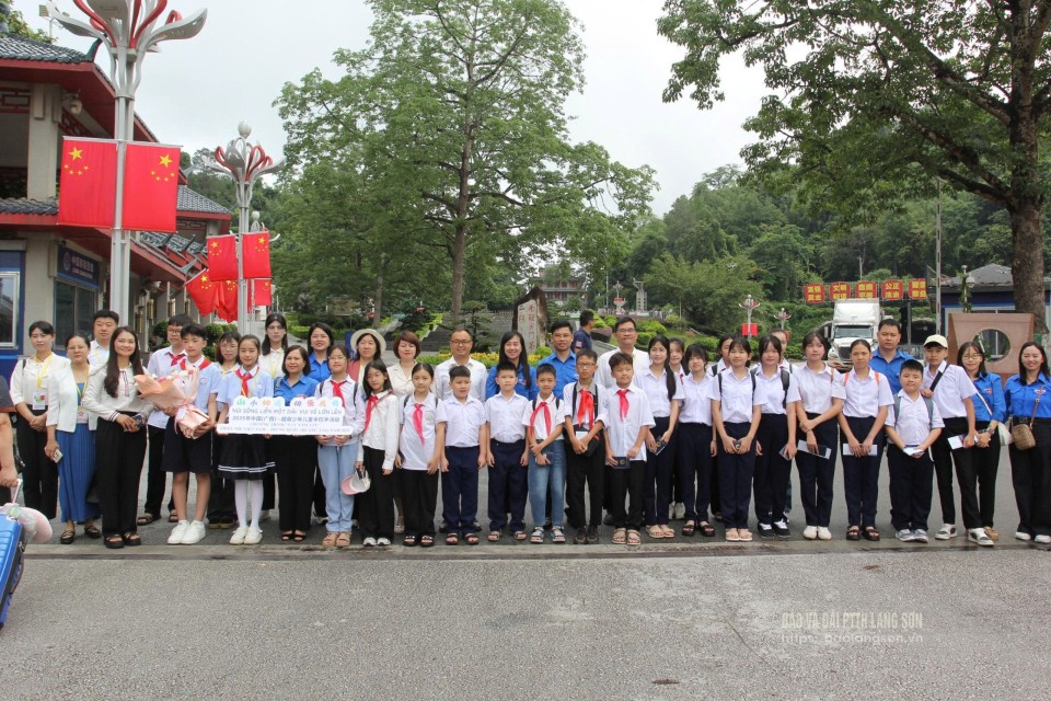 Đoàn đại biểu tỉnh Lạng Sơn, Hà Giang tham gia chương trình giao lưu