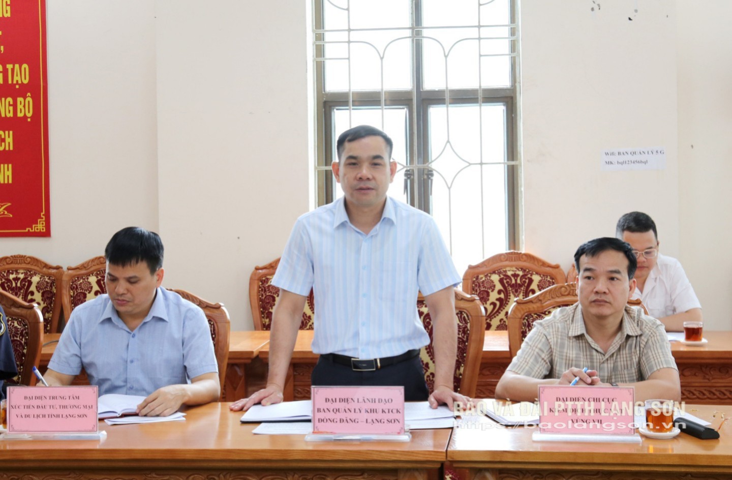 Ông Hoàng Khánh Duy, Phó Trưởng Ban Quản lý Khu KTCK Đồng Đăng - Lạng Sơn phát biểu tại buổi làm việc
