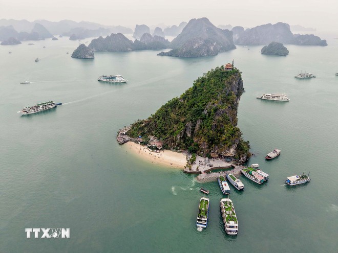 Kỳ quan thiên nhiên thế giới Vịnh Hạ Long. (Nguồn: TTXVN)