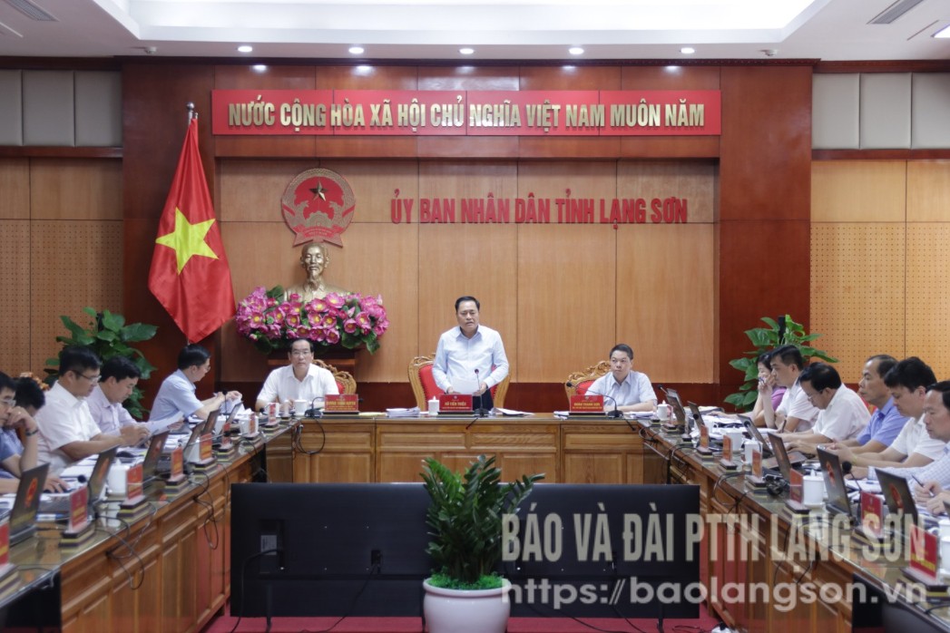 Đồng chí Hồ Tiến Thiệu, Phó Bí thư Tỉnh ủy, Chủ tịch UBND tỉnh phát biểu kết luận các nội dung tại phiên họp