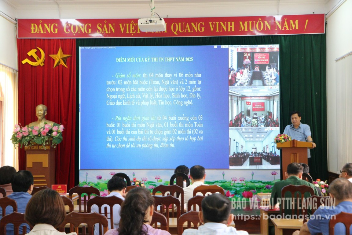 Lãnh đạo Sở Giáo dục và Đào tạo chuyên đề tại hội nghị