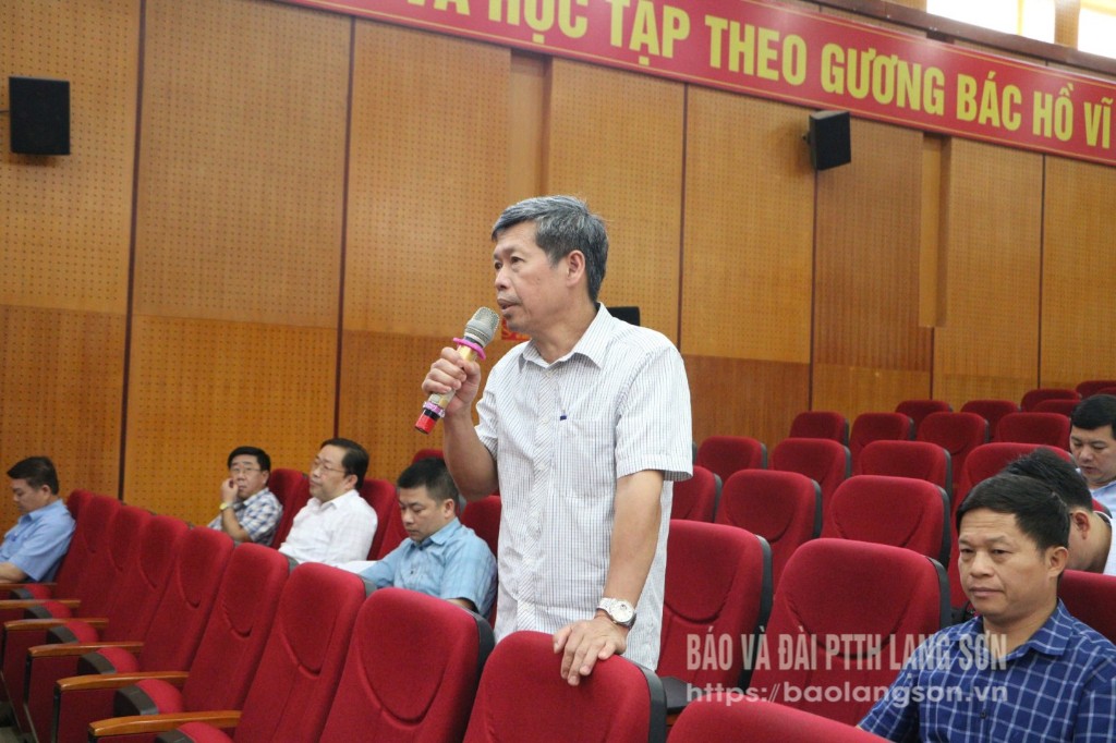 Đại biểu thảo luận, trao đổi ý kiến liên quan đến hướng dẫn sắp xếp cấp ủy các xã thành lập mới tại huyện Bắc Sơn