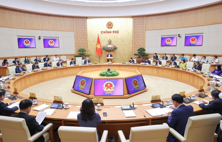Thủ tướng đề nghị các thành viên Chính phủ, nhất là các địa phương cần chủ động, năng động, sáng tạo tập trung hoàn thành các nhiệm vụ với kết quả cao nhất - Ảnh: VGP/Nhật Bắc