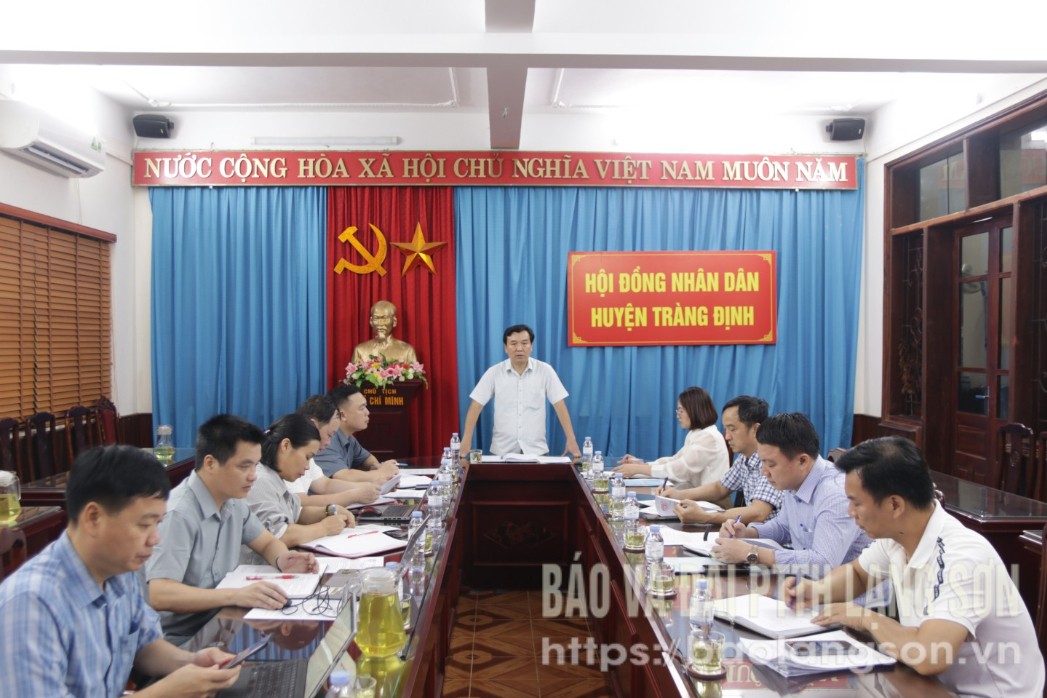 Đồng chí Nguyễn Hữu Chiến, Giám đốc Sở Nông nghiệp và Môi trường, Phó Trưởng Ban Chỉ huy PCTT&TKCN tỉnh phát biểu kết luận buổi kiểm tra