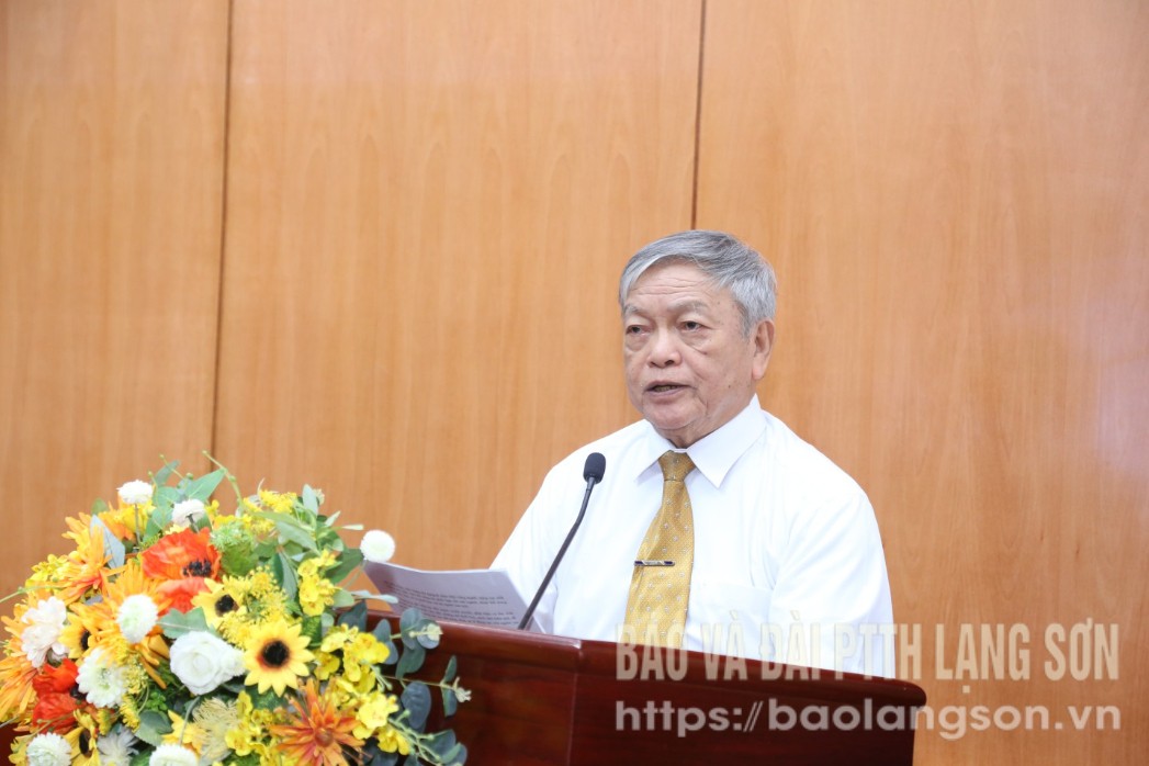 Chủ tịch Hội NCT tỉnh phát biểu tại hội nghị