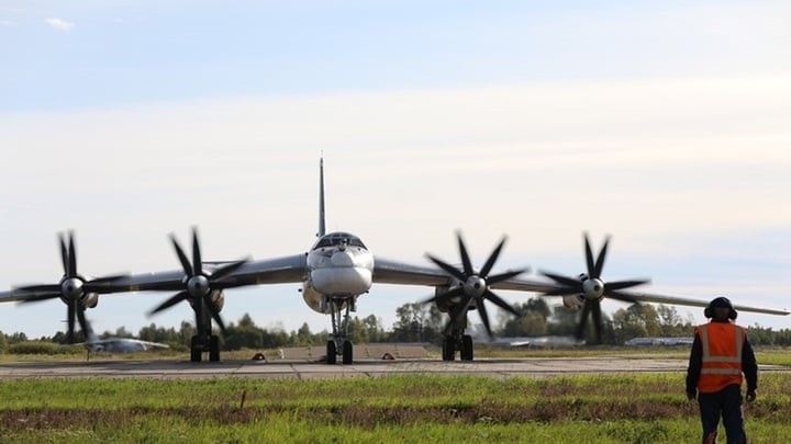 Máy bay ném bom chiến lược TU-95 của Nga. (Ảnh: Dịch vụ báo chí của Bộ Quốc phòng Nga)