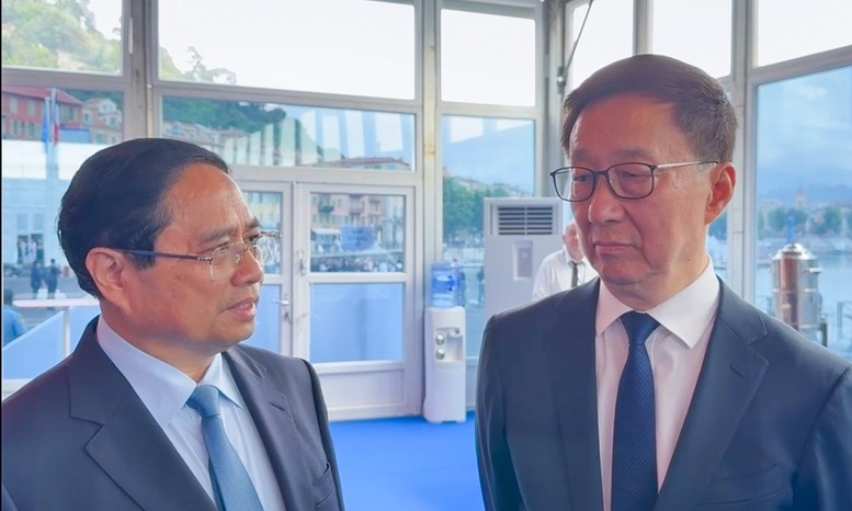Thủ tướng Chính phủ Phạm Minh Chính gặp Phó Chủ tịch nước Trung Quốc Hàn Chính - Ảnh: VGP/Nhật Bắc