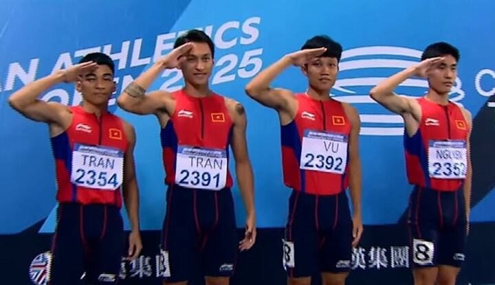 Tổ 4x400m nam Việt Nam thi đấu ấn tượng.