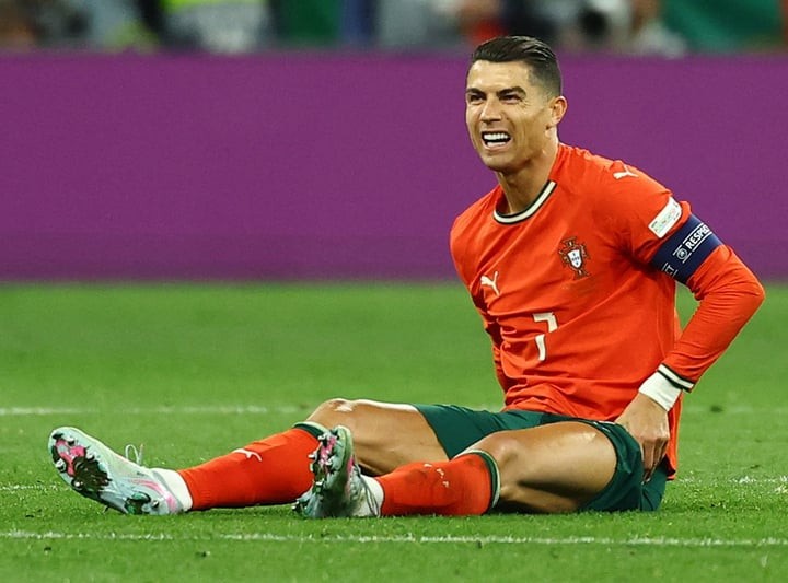 Ronaldo chấn thương trong trận chung kết.