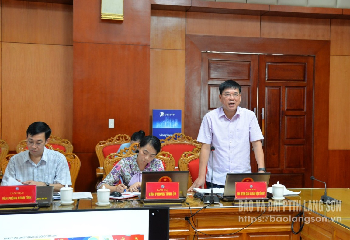 Lãnh đạo Ban Tuyên giáo và Dân vận Tỉnh ủy phát biểu ý kiến tại cuộc họp