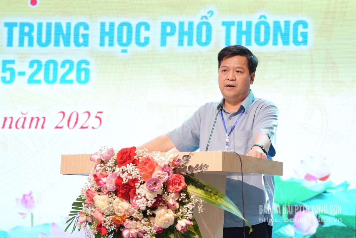 Lãnh đạo Sở Giáo dục và Đào tạo phát biểu tại khai mạc