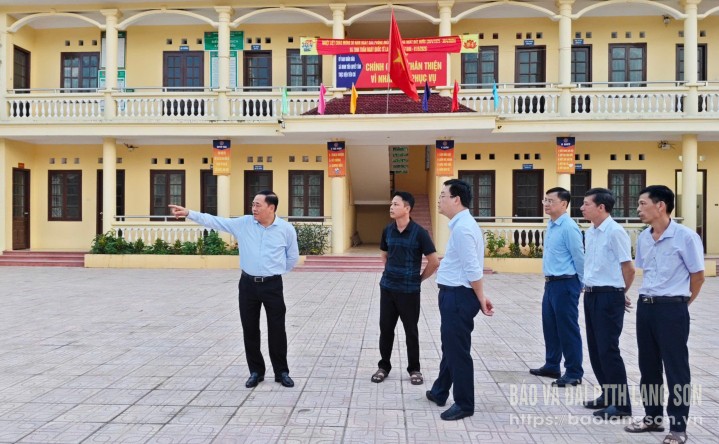 dong,chi,ho,tien,thieu,pho,bi,thu,tinh,uy,chu,tich,ubnd,tinh,kiem,tra,khao,sat,quy,mo,dien,tich,tru,so,lam,viec,ubnd,xa,minh,tien,huyen,huu,lung,11131813.jpg