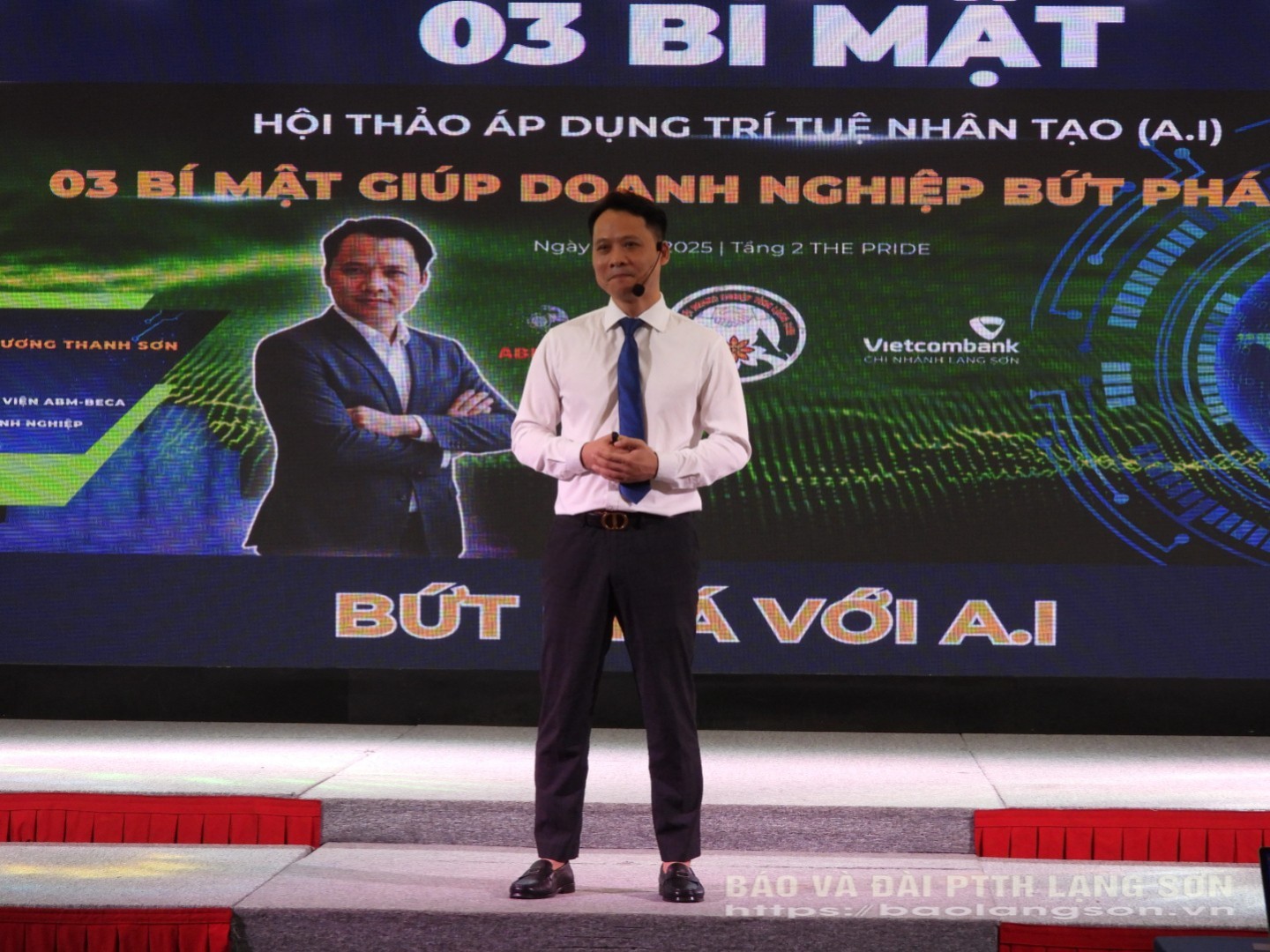 Đại diện huấn luyện viên AI học viện ABM-BECA truyền đạt các nội dung cơ bản về trí tuệ nhân tạo (AI)