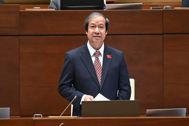 Bộ trưởng Nguyễn Kim Sơn phát biểu tại phiên thảo luận.
