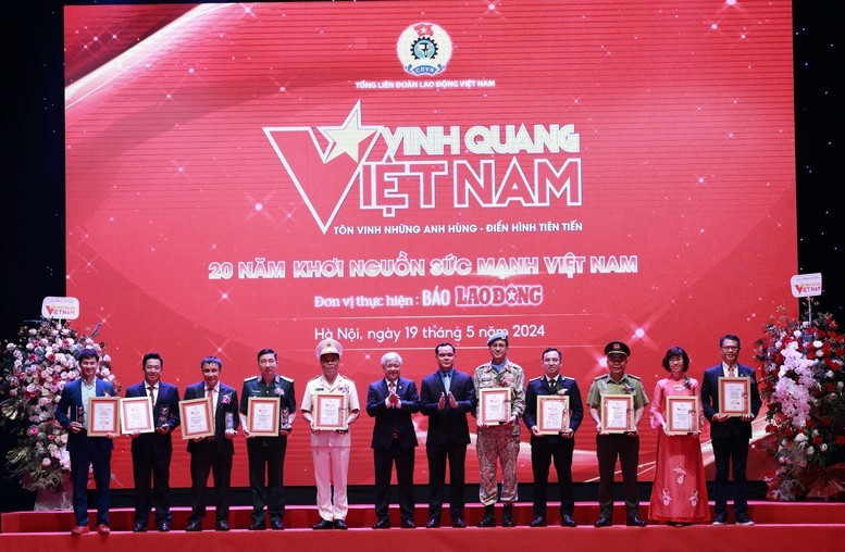 Đến nay, đã có 313 tập thể, cá nhân được vinh danh – những con người bình dị nhưng phi thường - Ảnh: Chương trình Vinh quang Việt Nam năm 2024
