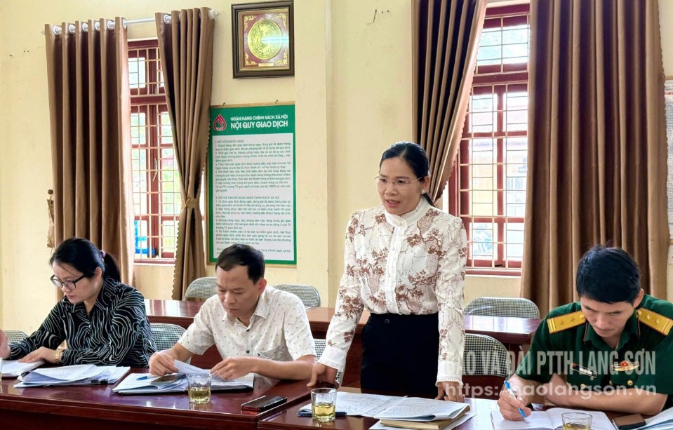 Đồng chí Phó Chủ tịch UBND huyện Lộc Bình phát biểu ý kiến tại buổi kiểm tra công tác xây dựng văn kiện đại hội Đảng bộ xã Mẫu Sơn (xã được thành lập trên cơ sở sáp nhập 3 xã: Mẫu Sơn, Yên Khoái, Tú Mịch của huyện Lộc Bình) nhiệm kỳ 2025-2030