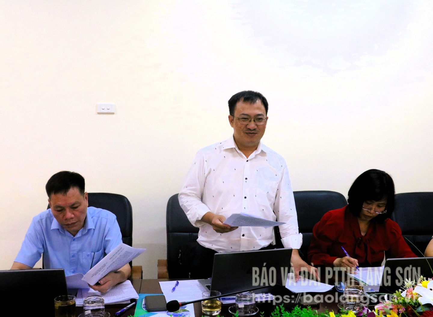 Thành viên Đoàn kiểm tra phát biểu ý kiến thảo luận tại buổi kiểm tra