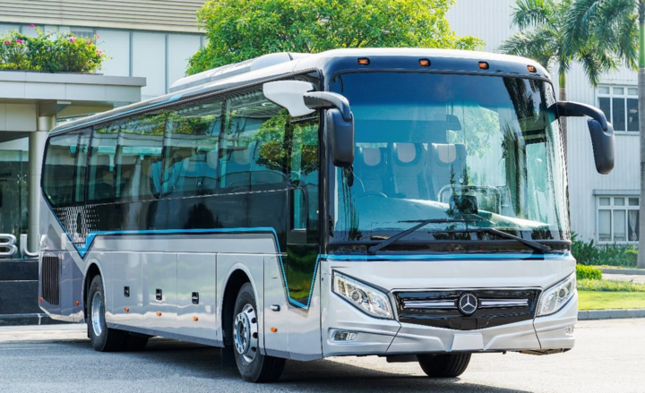Xe bus cao cấp Mercedes-Benz RS 1936 được thiết kế và sản xuất tại nhà máy THACO Bus.