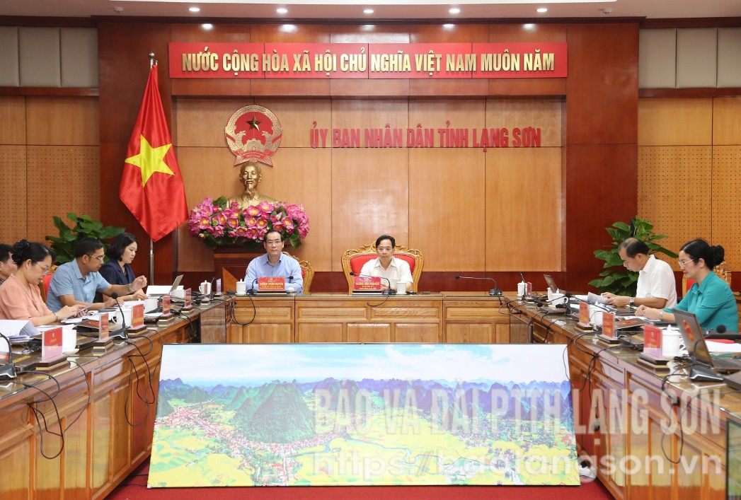 Các đại biểu dự tại điểm cầu UBND tỉnh Lạng Sơn